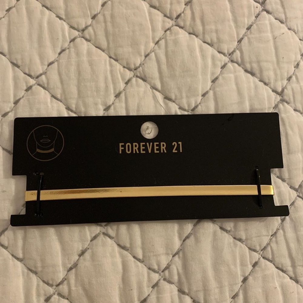 Forever 21 gold chocker